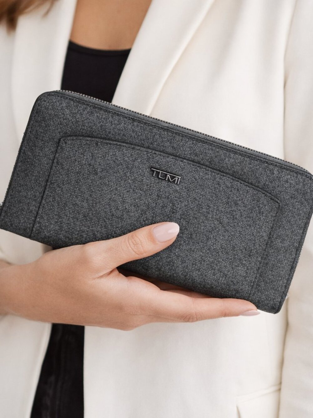 TUMI Sinclair SLG Zip-Around Continental Wallet Earl Grey RFID